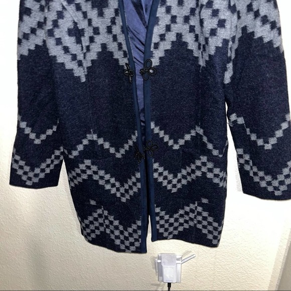 Pendleton Aztec Western Print 100% Virgin Wool Coat Size XLarge - Picture 3 of 12